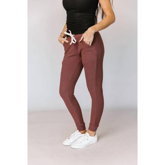 NEW AMPERSAND AVE performance fleece joggers in mahogany - Picture 2 of 3